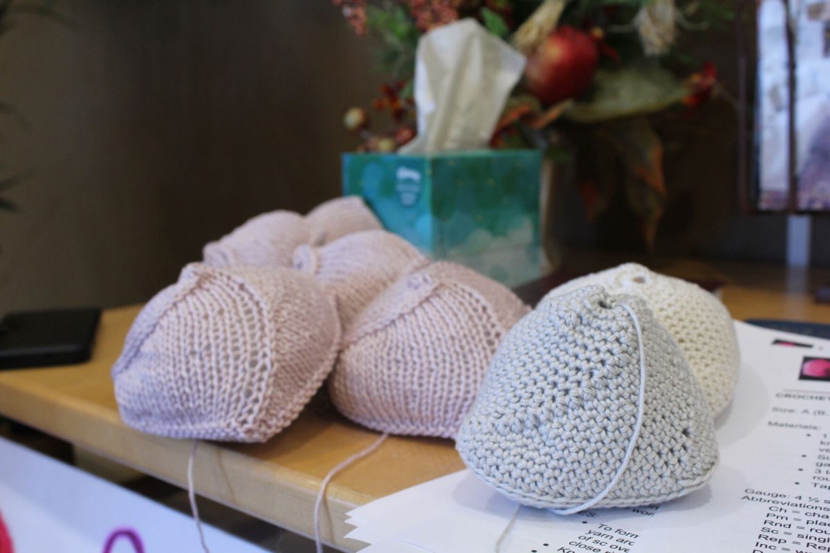 &#8216;Knitted knockers&#8217; for cancer center