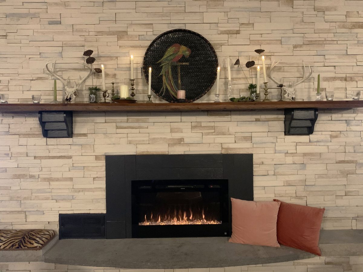 Union Street Social, located at 225 E 6th Ave, offers patrons with several lounge spaces. The restaurant, opened by Amanda Hague, sources a variety of ingredients from local farmers.&#160;