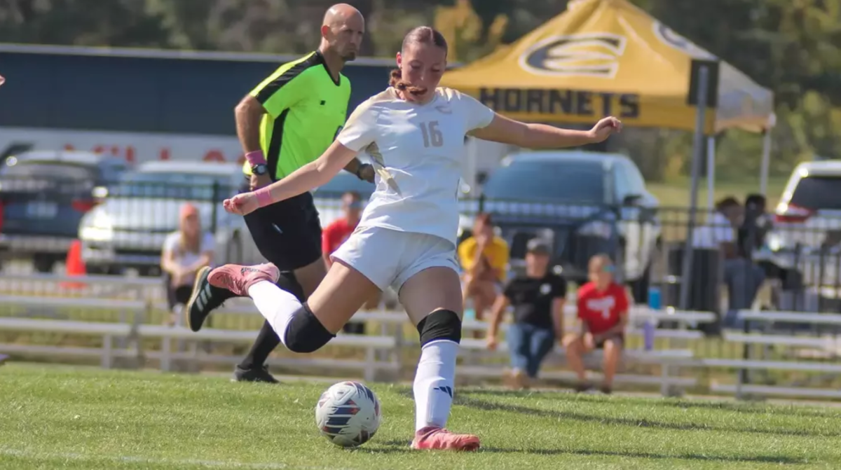 ESU soccer loses to Pittsburg State, bounces back against Missouri Southern