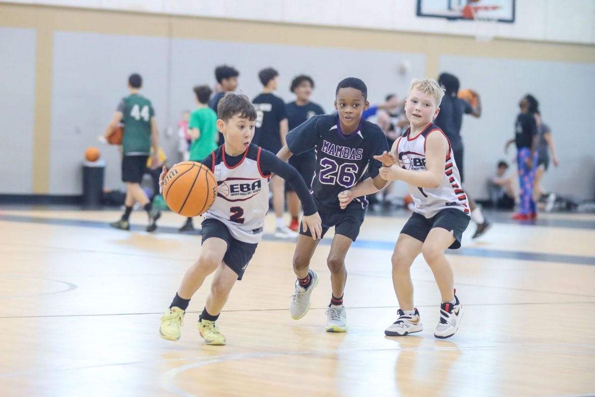 Two teams battle against each other in the elementary division of the tournament.